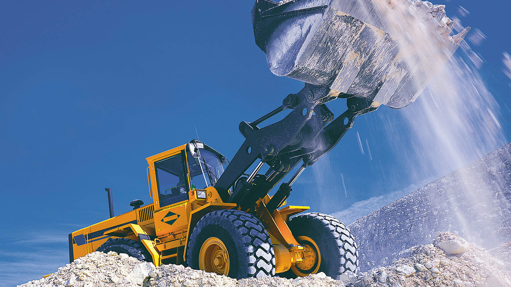 Camso supplies tires for massive jobs. Camso supplies tires for massive jobs.